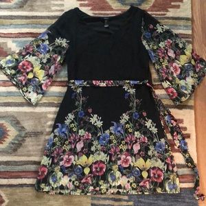 Forever 21 floral dress with bell sleeves